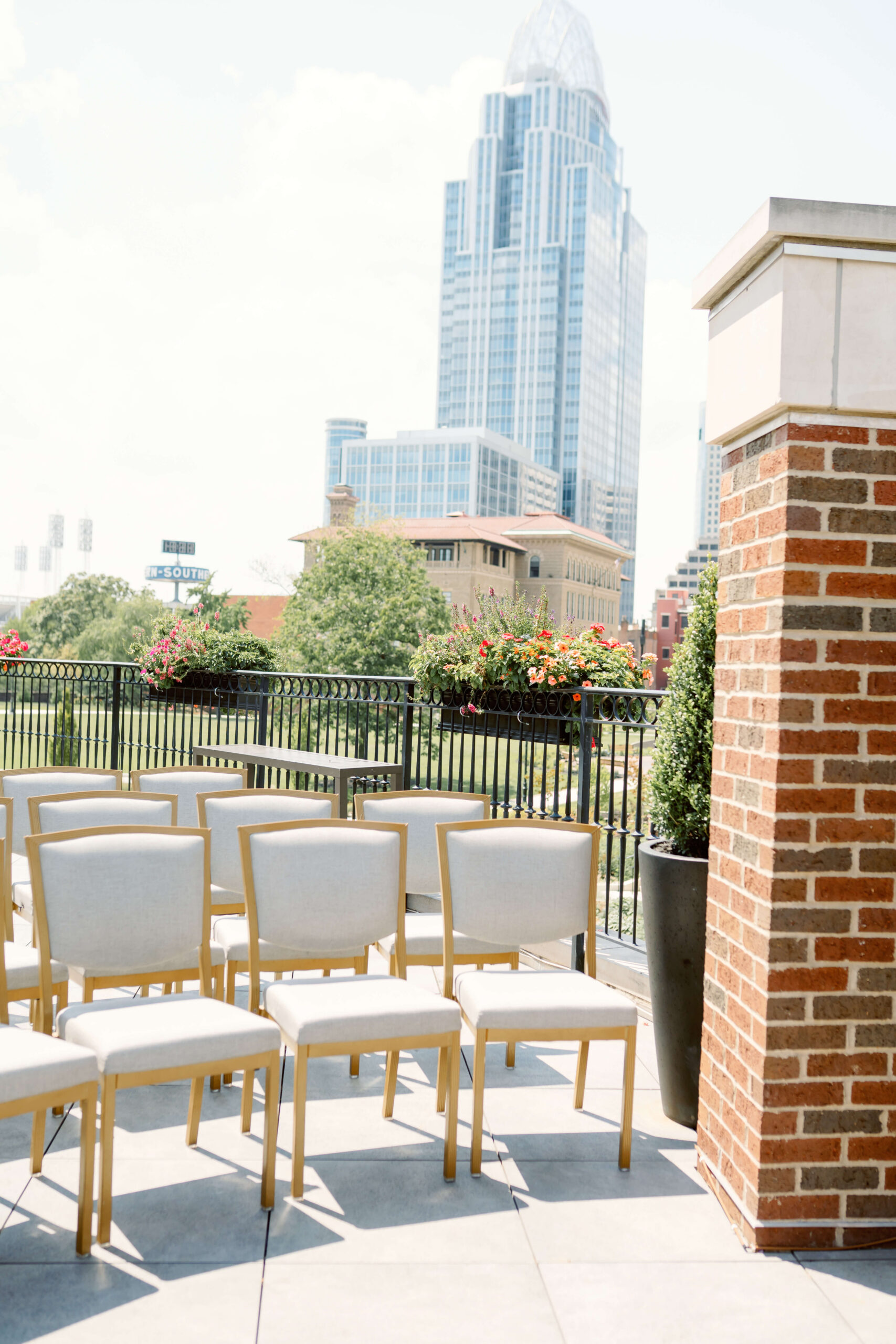 Details of a garden ceremony in downtown with brick column